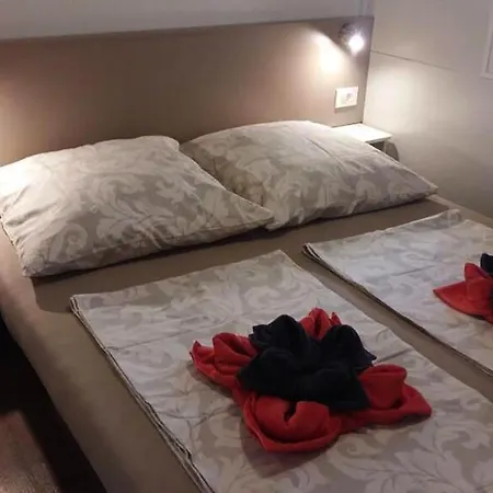 Holiday park Mobile Homes Anita Jezera